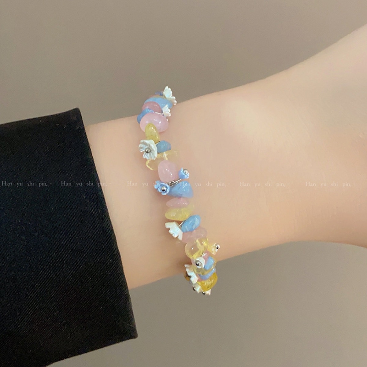 Candy Chip Flower Bracelet close bead detail thumbnail